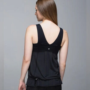 Lululemon Hustle & Bustle Black Size 8 Tank Top